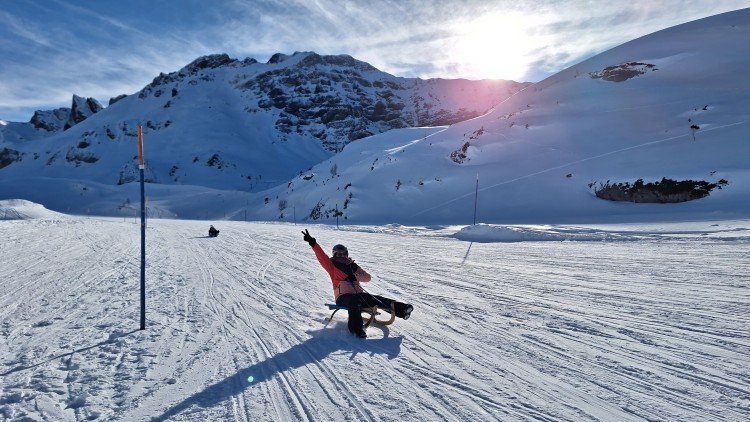Auch%20die%20Lehrpersonen%20haben%20Spass%20am%20Schnee