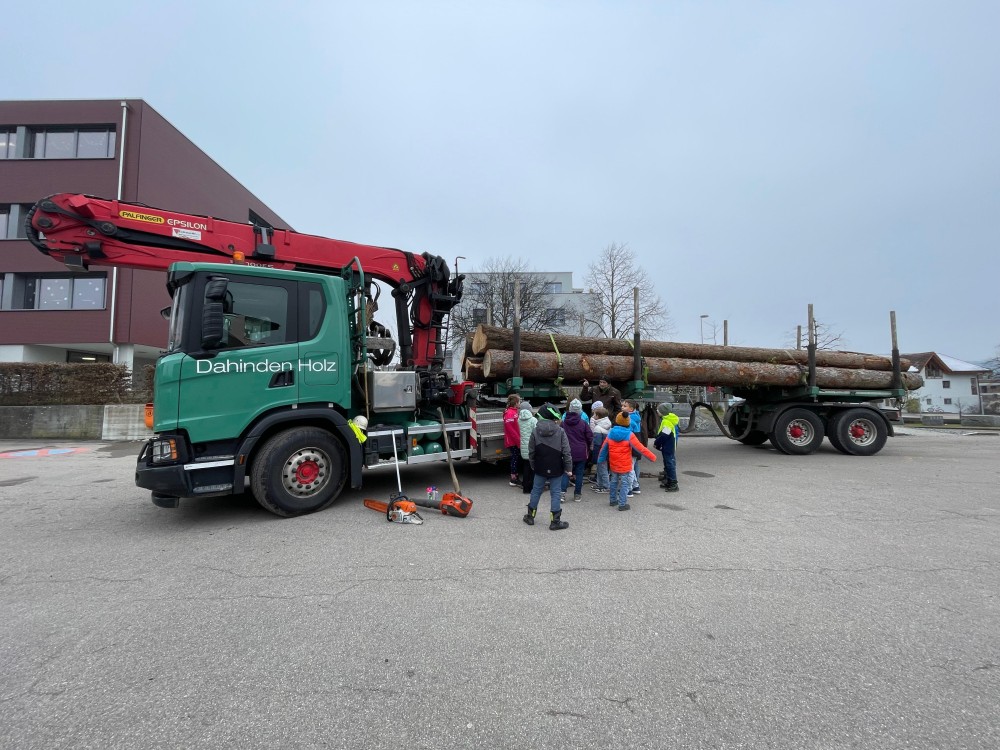 Feb25_Berufe_Holzlader